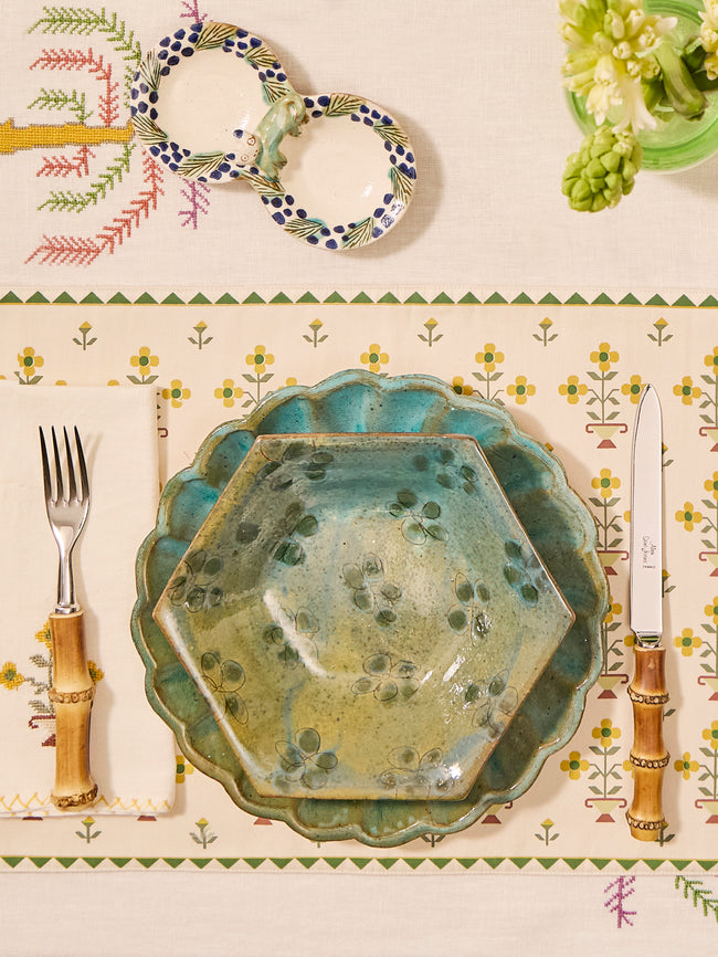 | Set of 4 | Daisy Hand-Painted Ceramic Salad / Dessert Plates (8in/20cm)