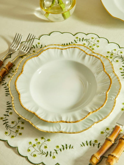 Simple Dentelle Hand-Painted Porcelain Soup Plate (8.5in/22cm)