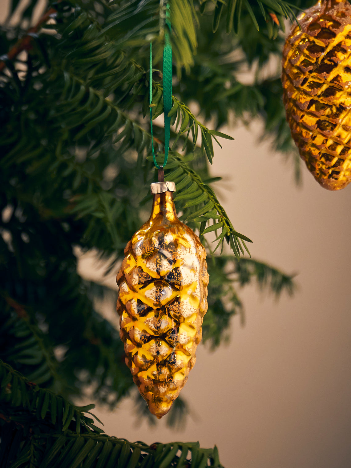 Antique and Vintage - Early-20th-Century Pinecones Glass Baubles (Set of 9) - Yellow - ABASK