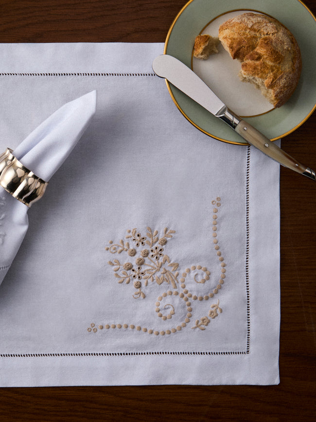 Rolande du Dreuilh Créations - Hand-Embroidered Cotton Placemats (Set of 4) - White - ABASK
