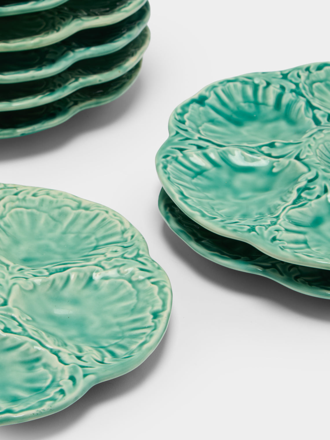 Antique and Vintage - Mid-Century Cabbage Majolica Ceramic Oyster Plates – 9.5in/24cm (Set of 10) - Green - ABASK