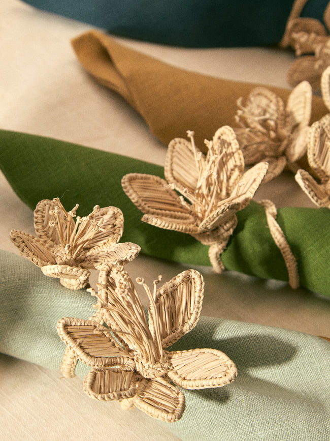 CasaLatina - Florencia Handwoven Werregue Palm Napkin Rings (Set of 4) - Natural - ABASK