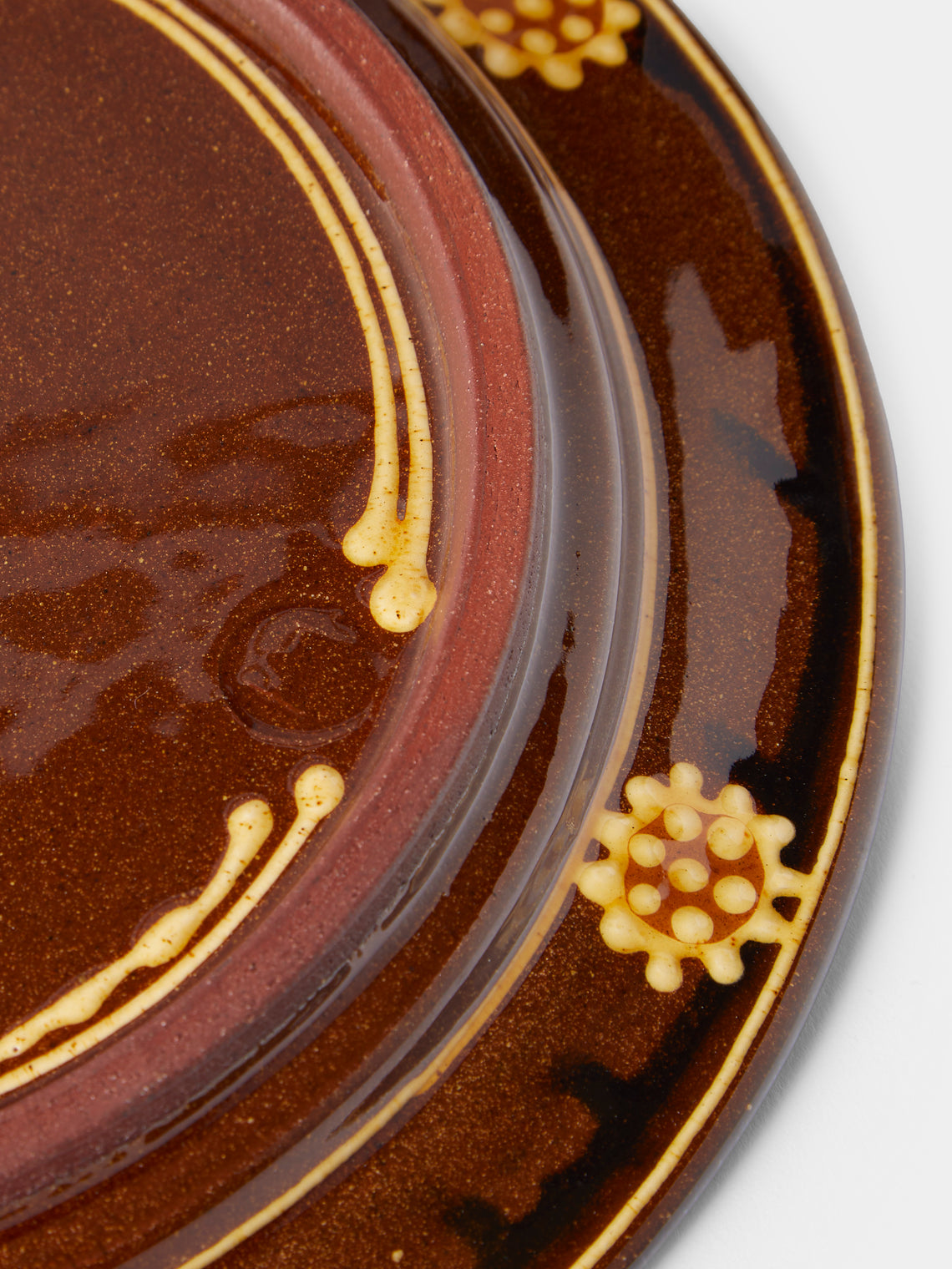 Fitch & McAndrew - Poppies Slipware Dinner Plate (10.4in/26.5cm) - Black - ABASK