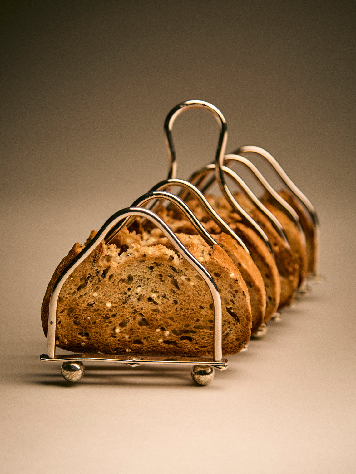 Antique and Vintage - Mid-Century Silver-Plated British Extending Toast Rack - Silver - ABASK