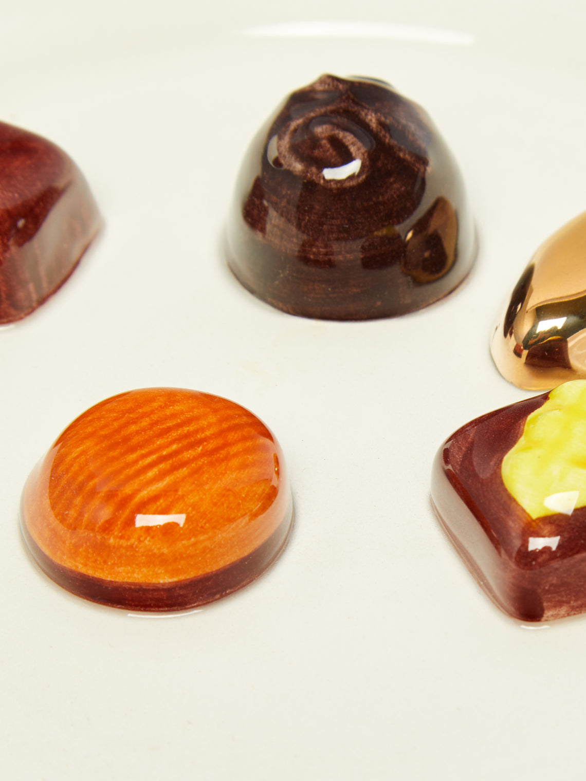 Este Ceramiche - Chocolates Hand-Painted Ceramic Trompe-L'oeil Box -  - ABASK