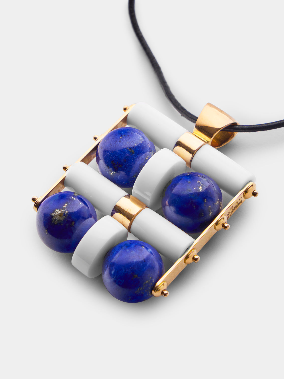Mahnaz Collection - Vintage Giorgio Facchini 18-Karat Yellow Gold, Lapis Lazuli and White Agate Kinetic Pendant - Blue - ABASK