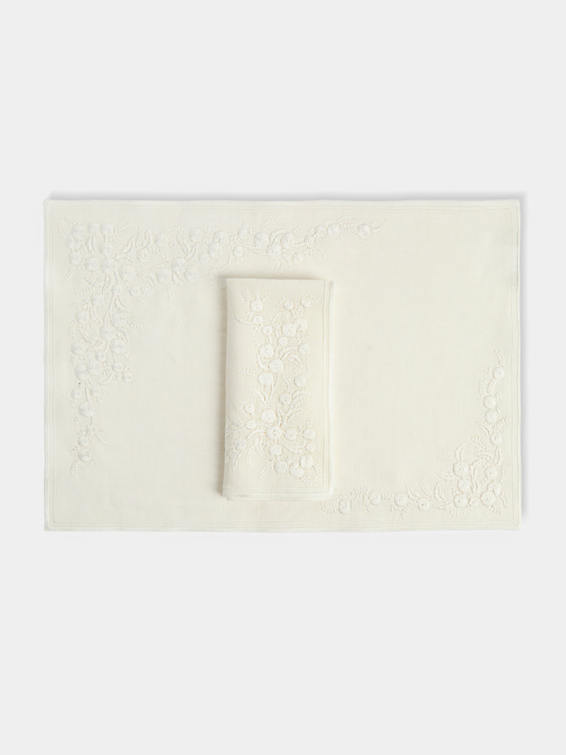 Borgo delle Tovaglie - Venaria Embroidered Linen Placemats and Napkins - Ivory - ABASK