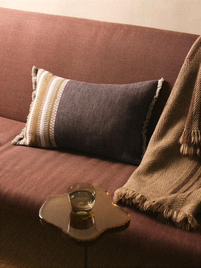 de Le Cuona - Striped Linen Cushion (23.5in/60cm) - Multiple - ABASK