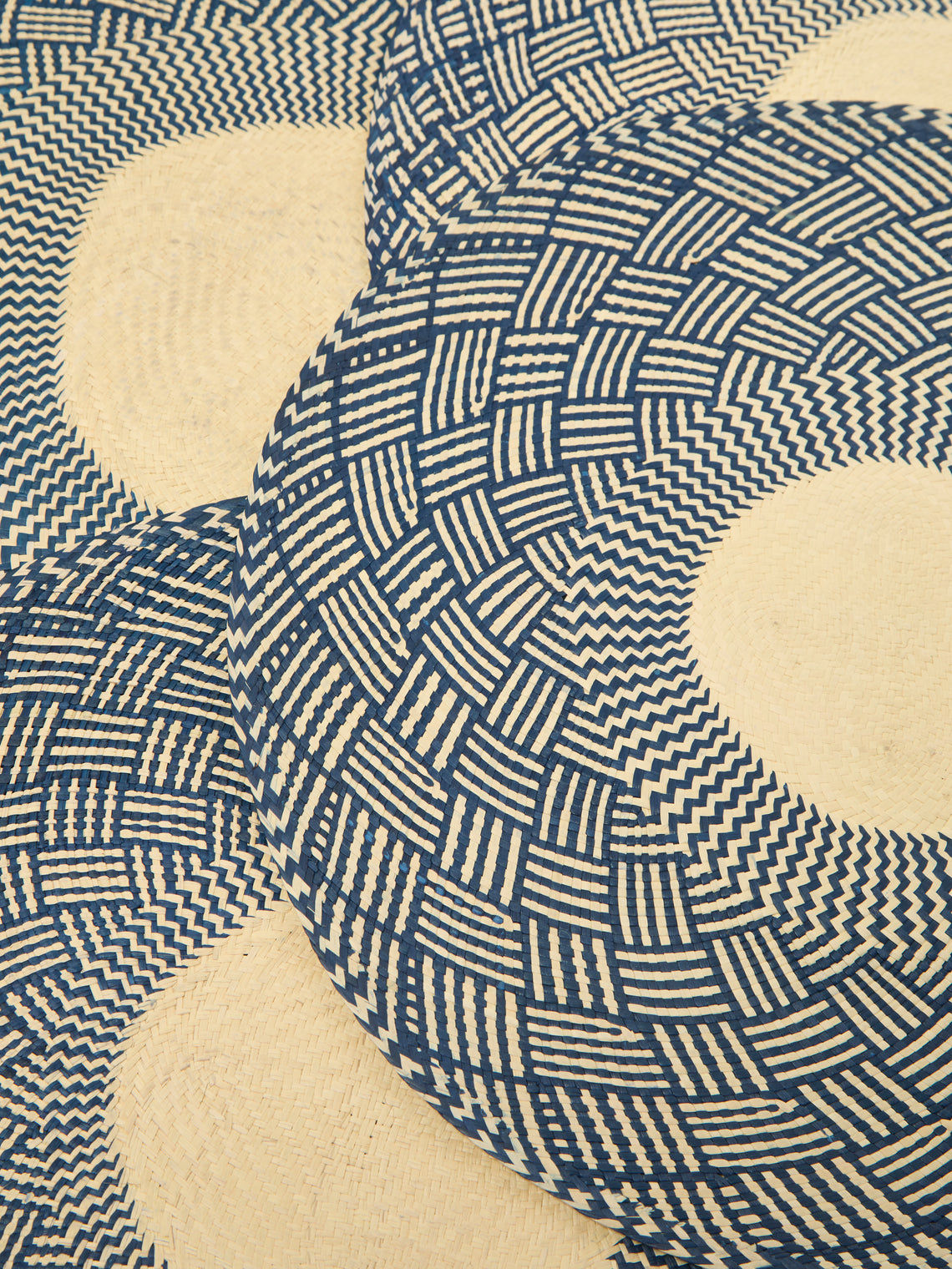Coro Cora - Graphic Fique Handwoven Iraca Palm Placemats (Set of 4) -  - ABASK