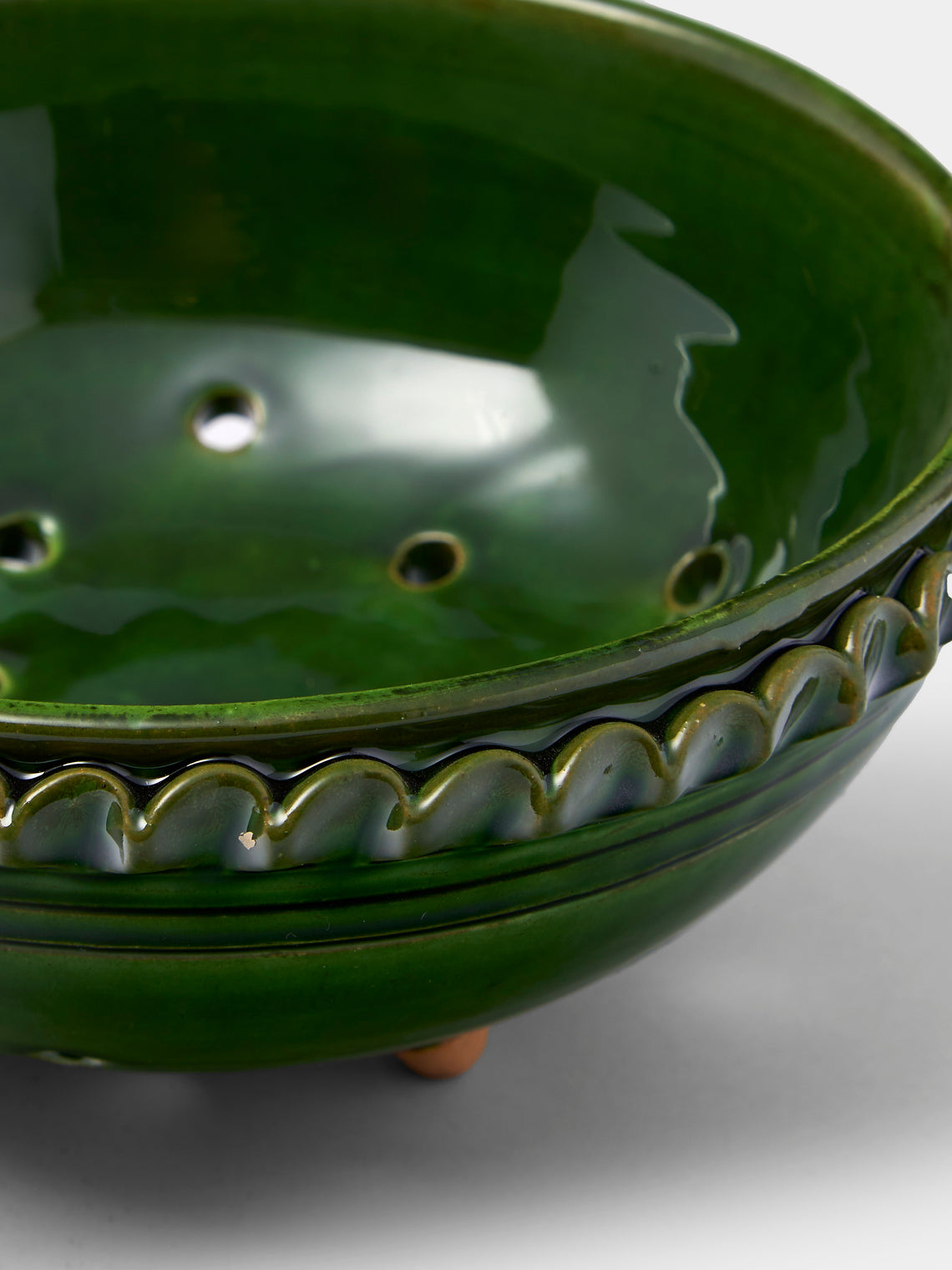 Poterie de Cliousclat - Hand-Glazed Slipware Berry Bowl - Green - ABASK