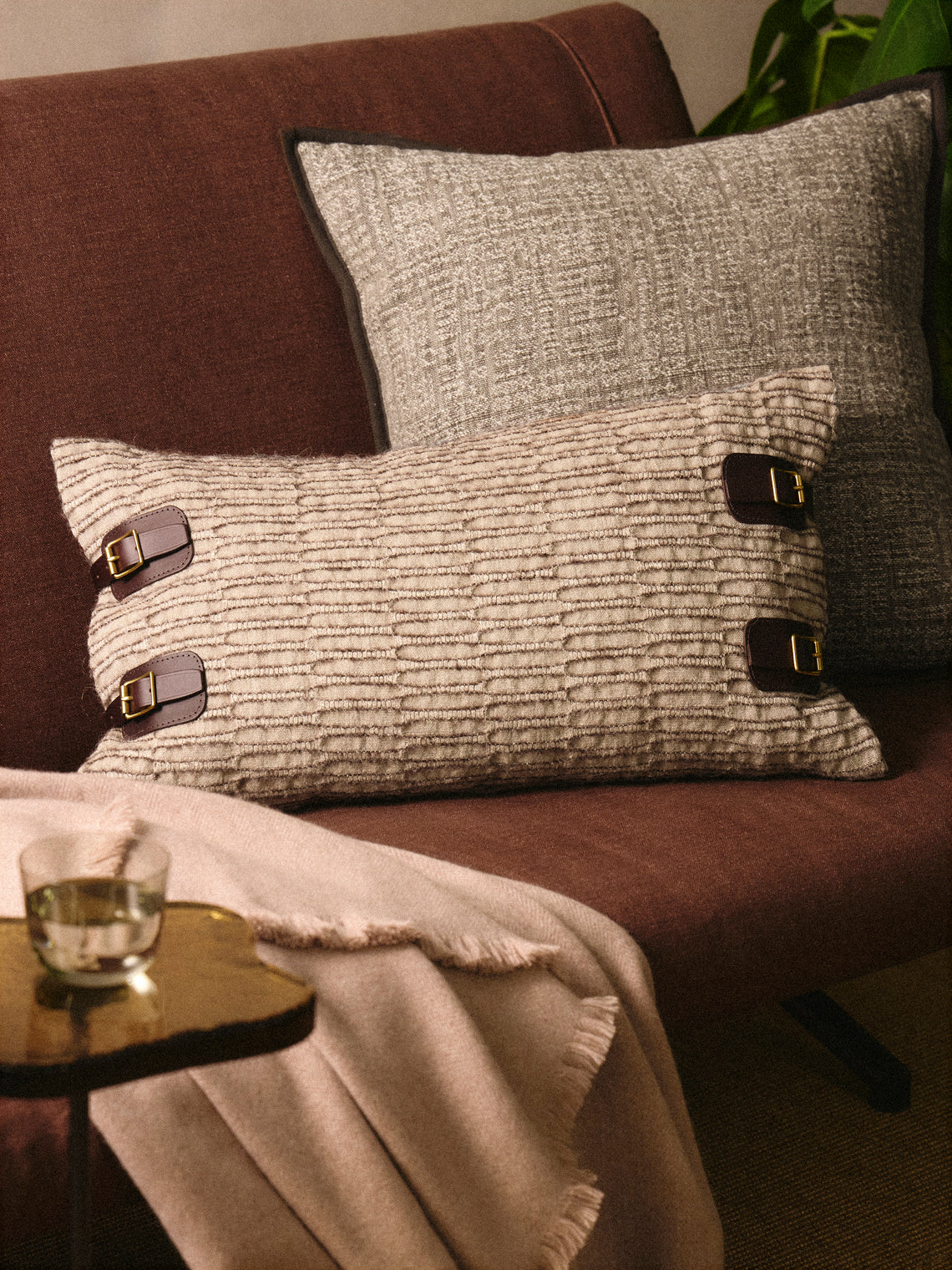 de Le Cuona - Nara Buckle Linen and Alpaca Cushion (23.5in/60cm) - Brown - ABASK