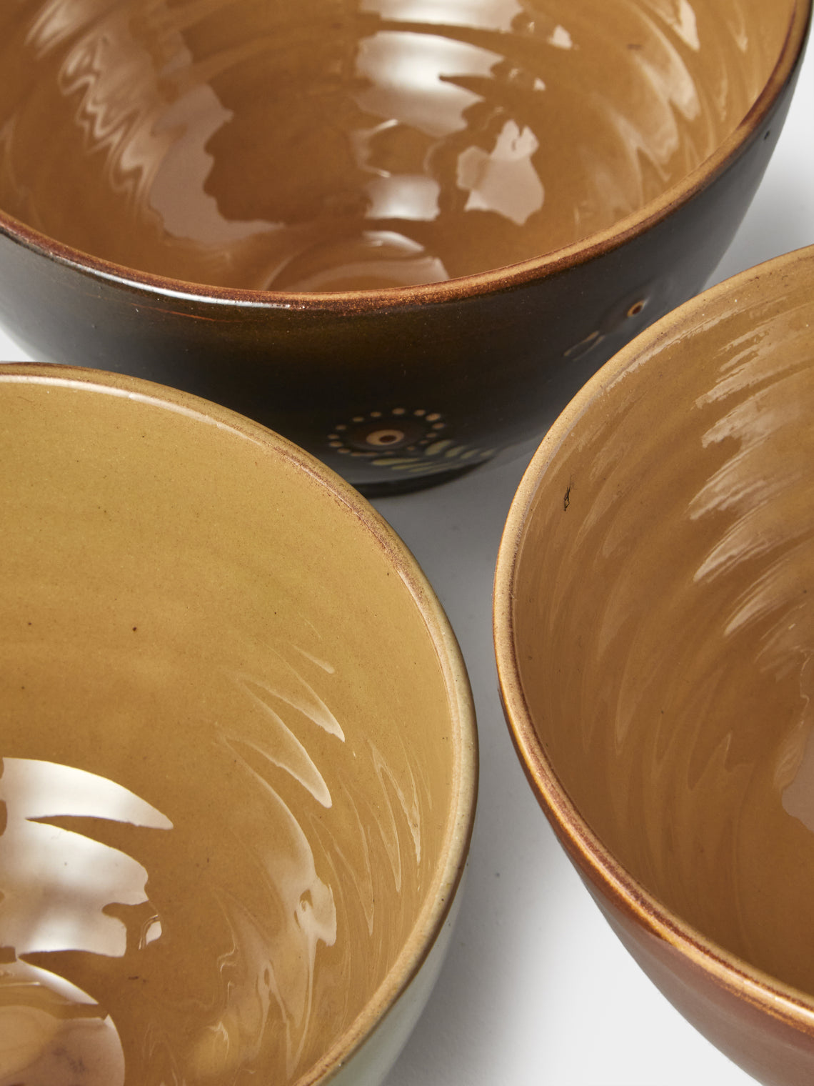 Poterie d’Évires - Birds and Flowers Hand-Painted Ceramic Grand Bowls (Set of 3) - Brown - ABASK