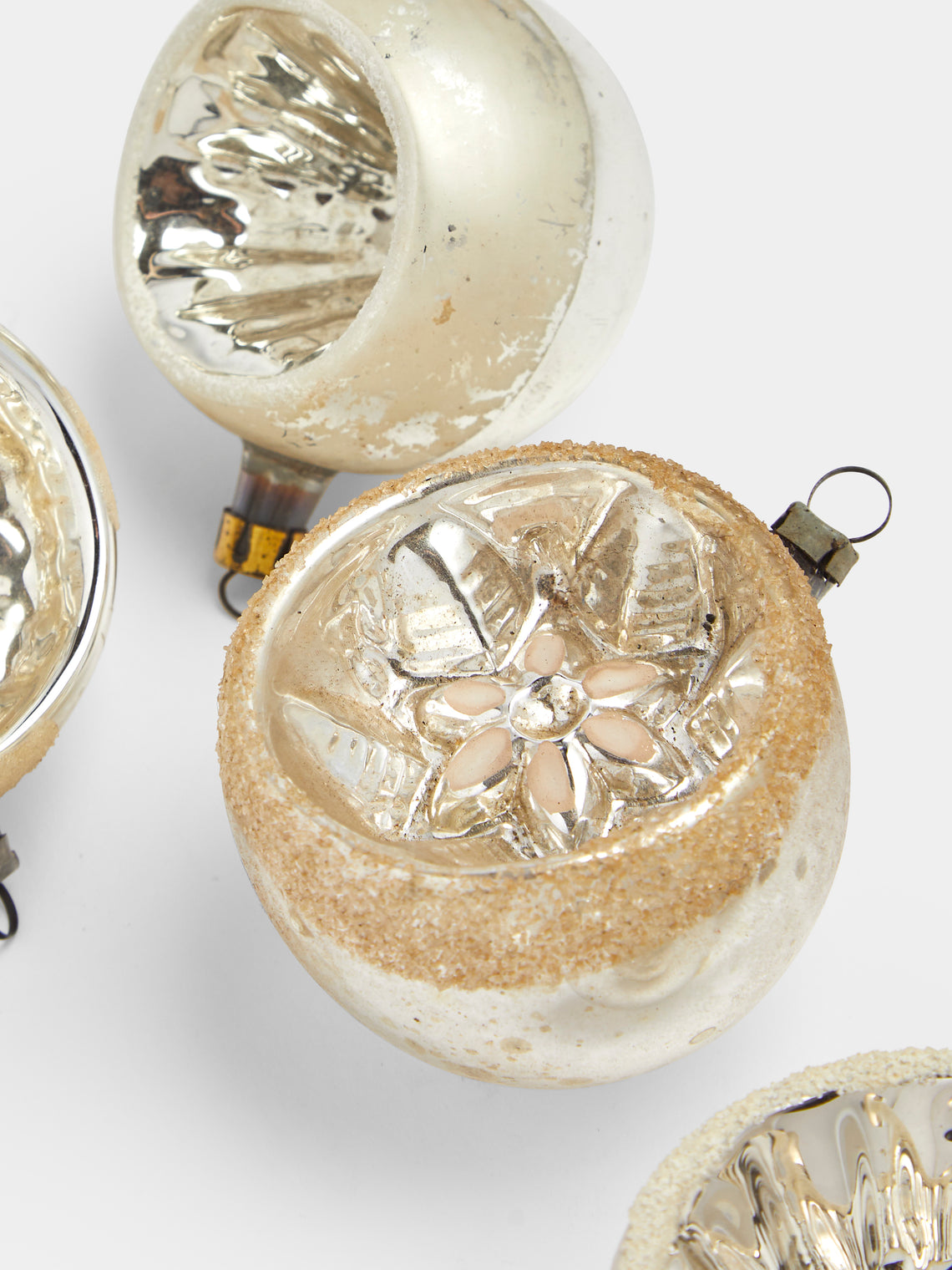 Antique and Vintage - Early-20th-Century Reflective Glass Baubles (Set of 9) - Silver - ABASK