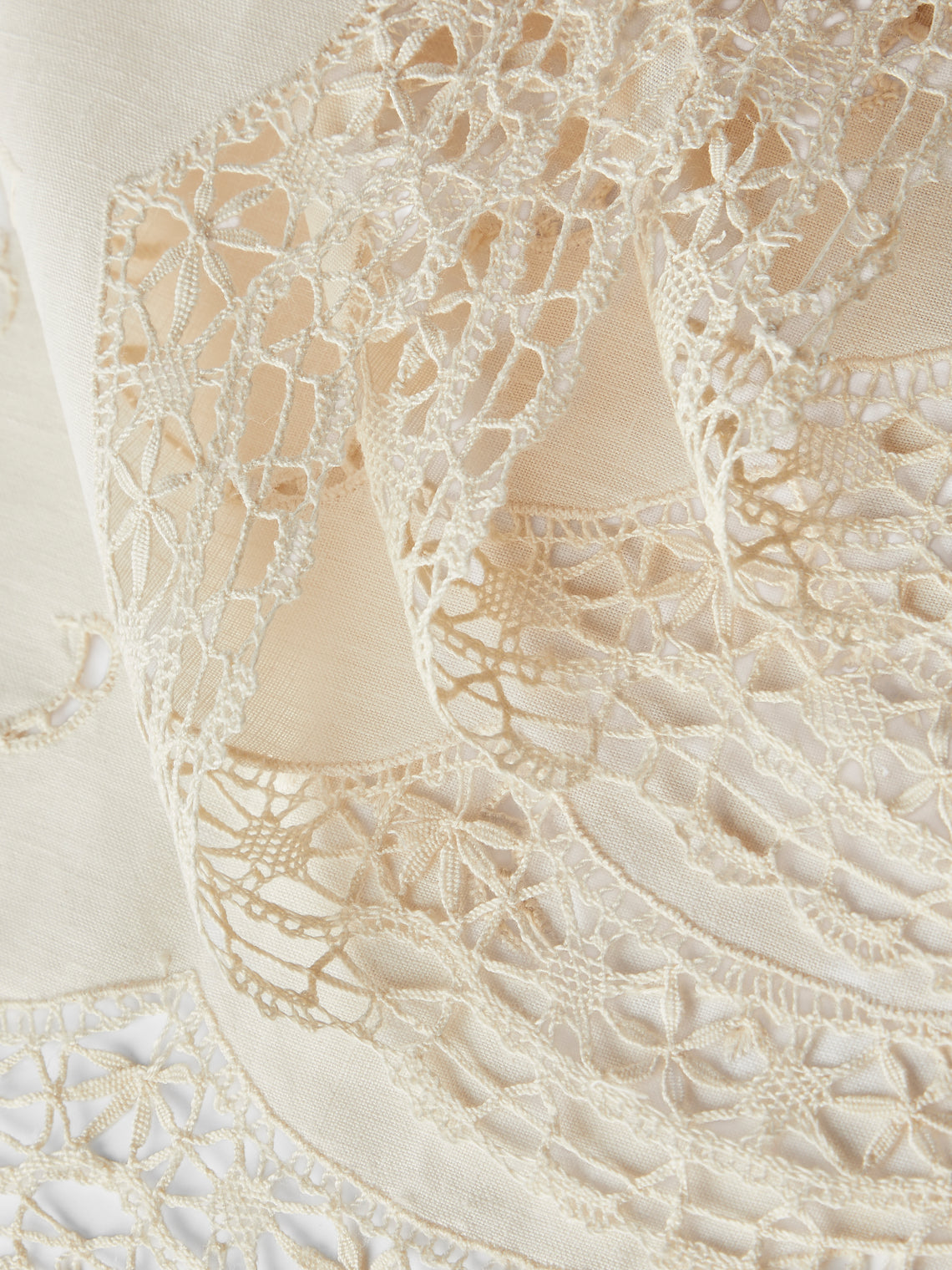 Rolane du Dreuih Creations - Lacework Linen Small Oblong Placemats (Set of 4) - Cream - ABASK