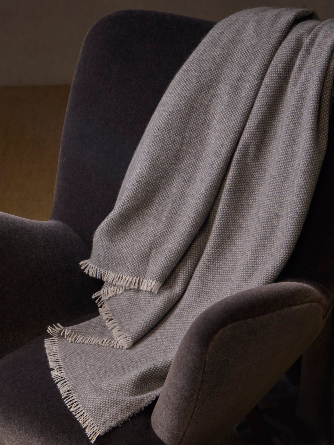 Alonpi - Natte Cashmere Throw (75in/1.9m) - Gray - ABASK