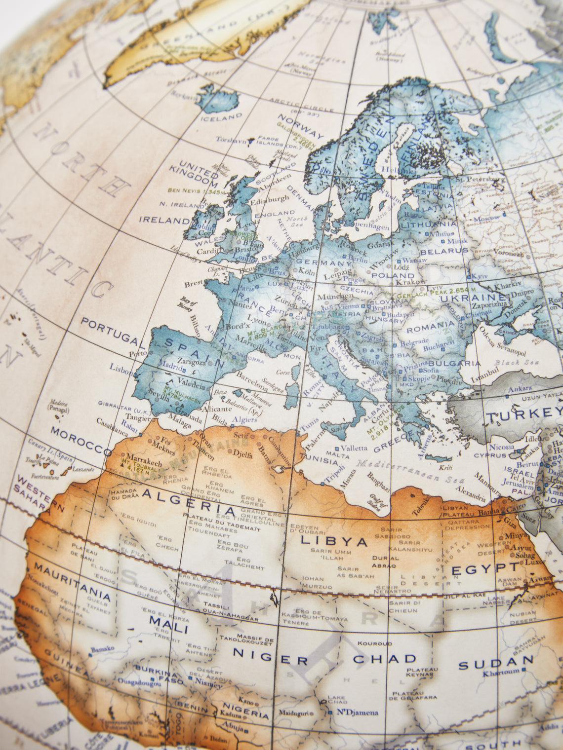 Bellerby & Co - The Albion Desktop Globe (22cm) -  - ABASK