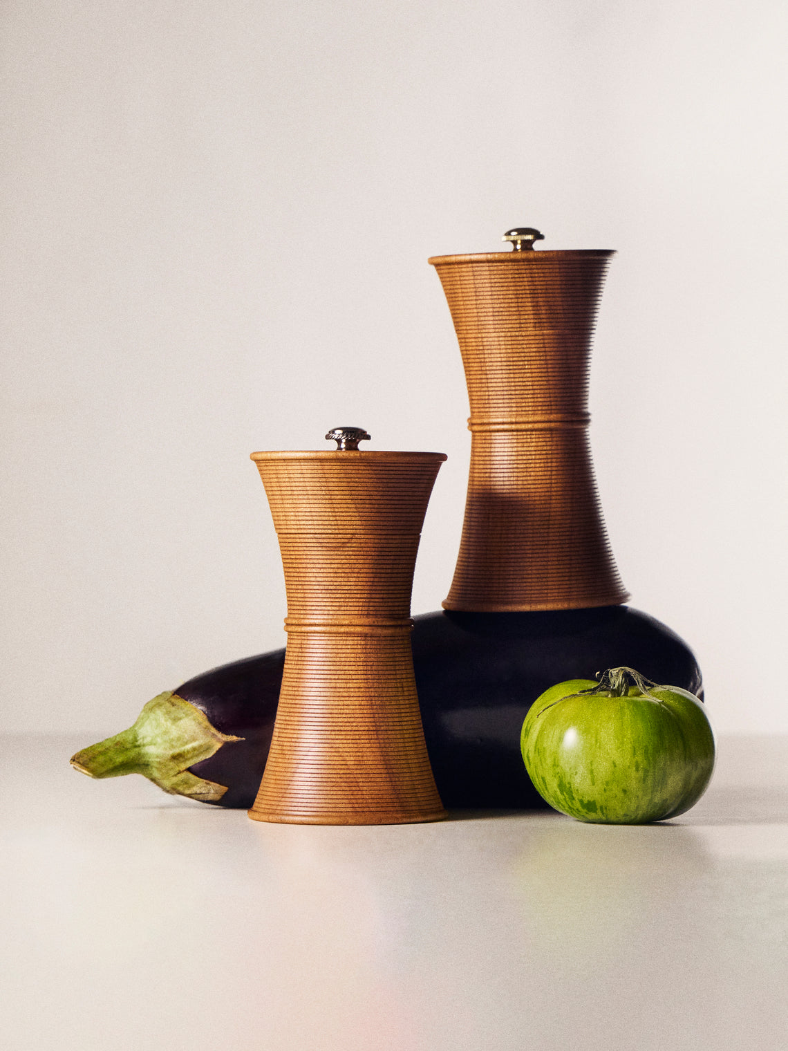 Yamani Woodworks - Hand-Turned Wood Salt and Pepper Mills (Set of 2) - Brown - ABASK