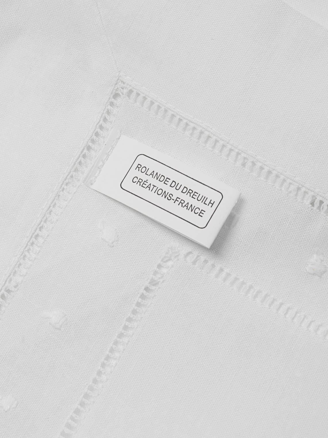 Rolande du Dreuilh Créations - Hand-Embroidered Ramie Cotton Oblong Tablecloth (141.5in/3.6m) - White - ABASK