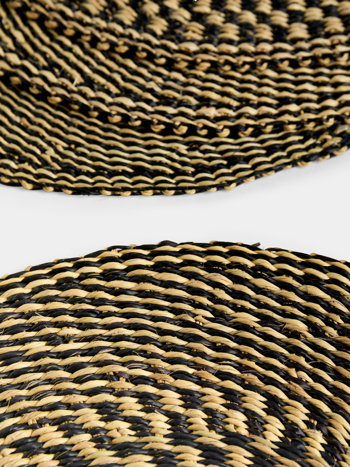 Baba Tree - Handwoven Elephant Glass Placemats (Set of 4) - Black - ABASK