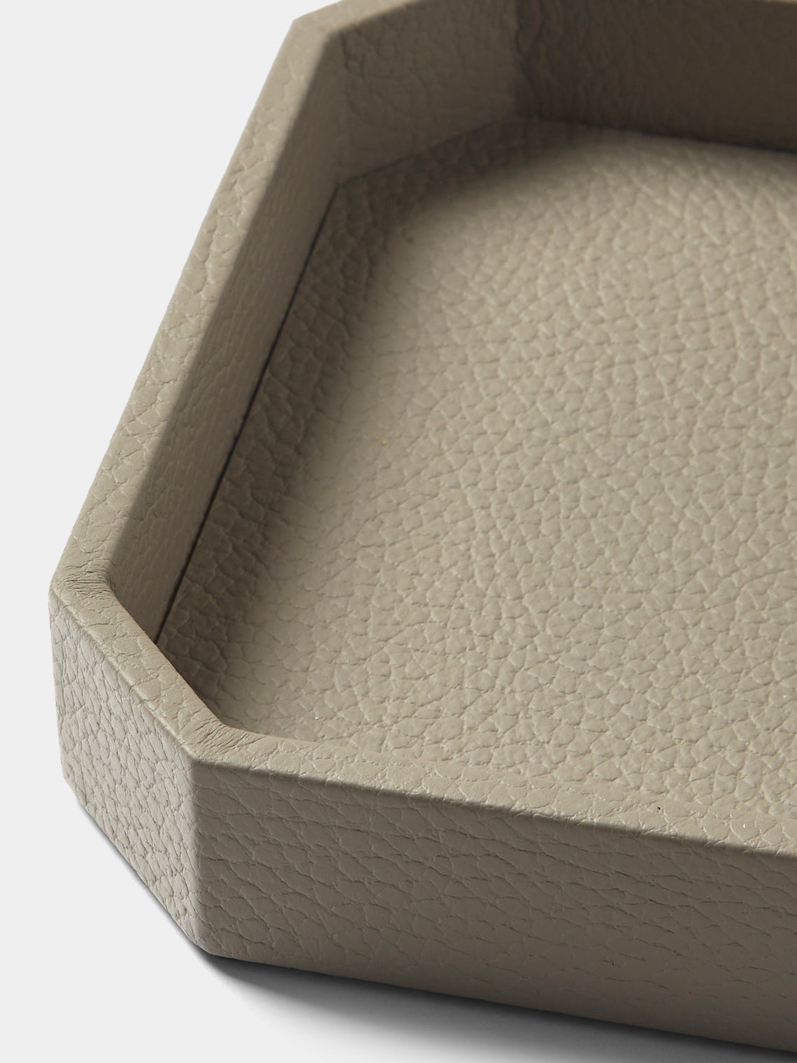 Cassigoli - Del Monte Leather Hexagonal Vide Poche (11in/28cm) - Gray - ABASK