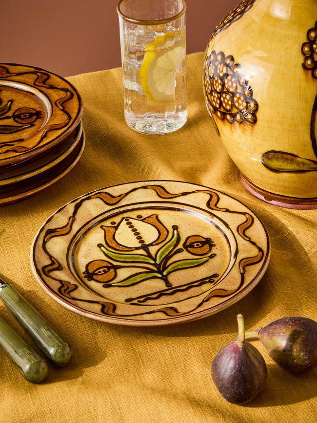 Fitch & McAndrew - Tulips and Buds Slipware Salad / Dessert Plate (7.3in/18.5cm) - Yellow - ABASK