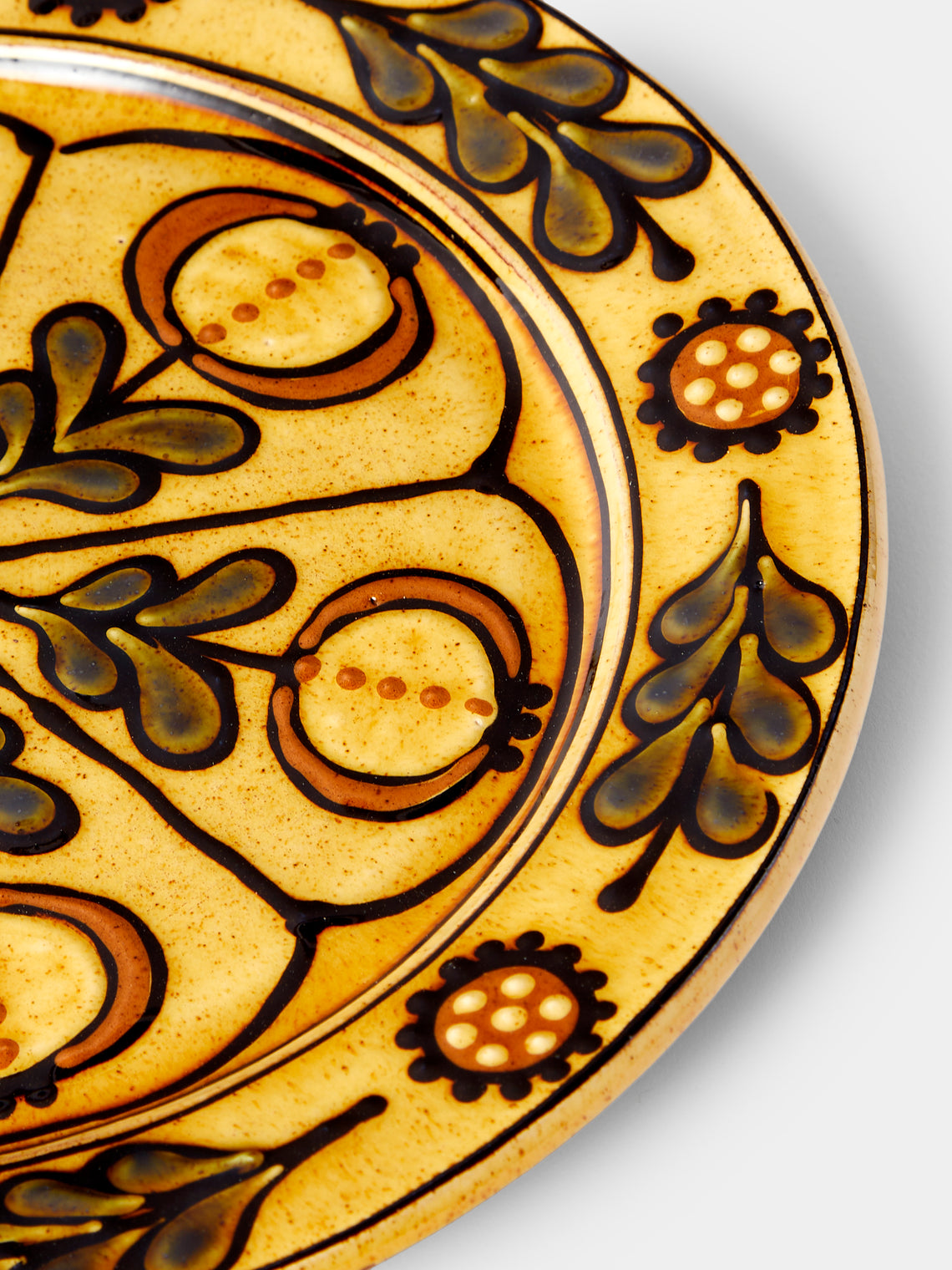 Fitch & McAndrew - Poppies Slipware Dinner Plate (10.4in/26.5cm) - Yellow - ABASK