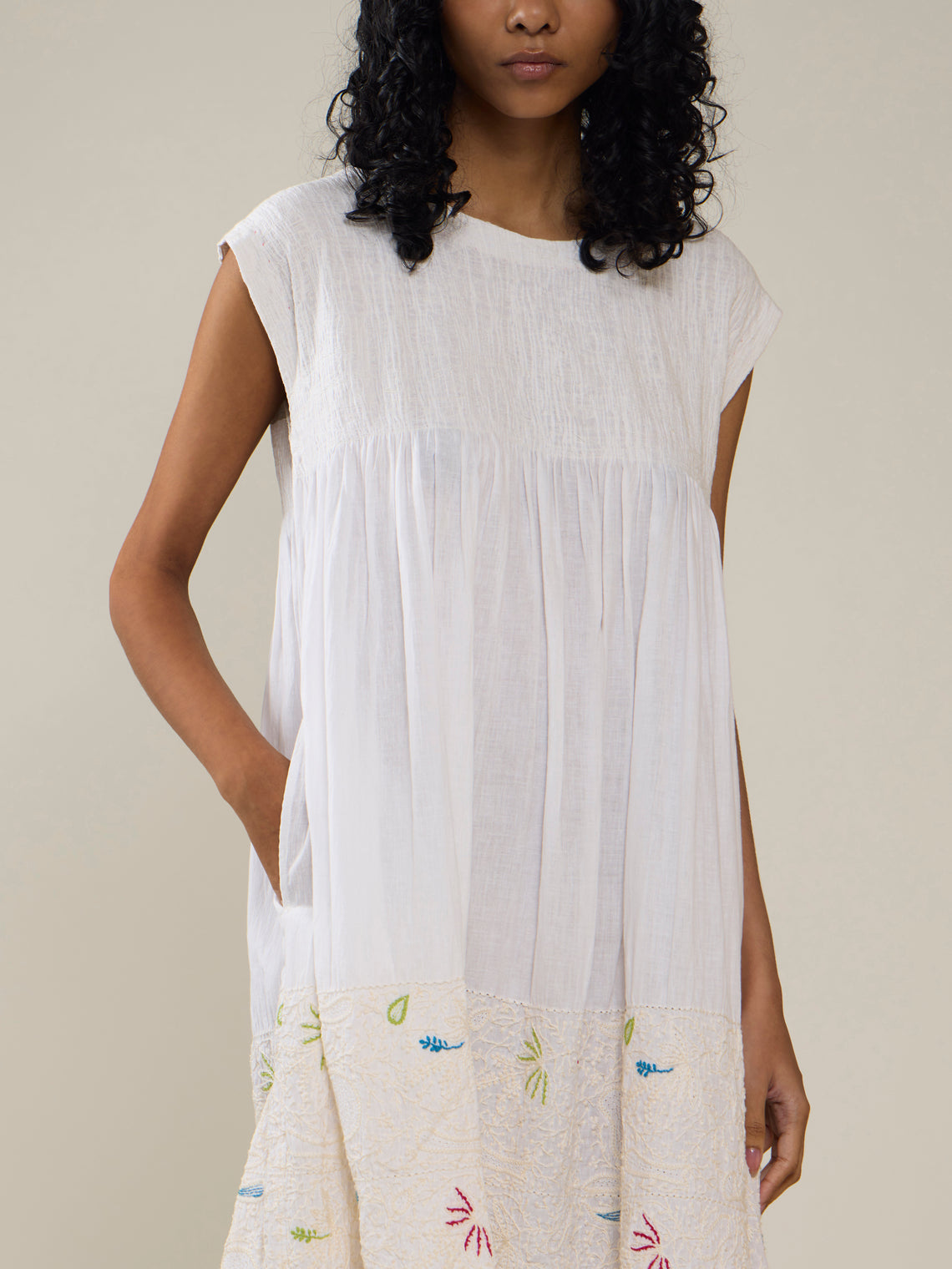 Injiri - Amber 33 Hand-Loomed Cotton Dress | Size: S - White - ABASK