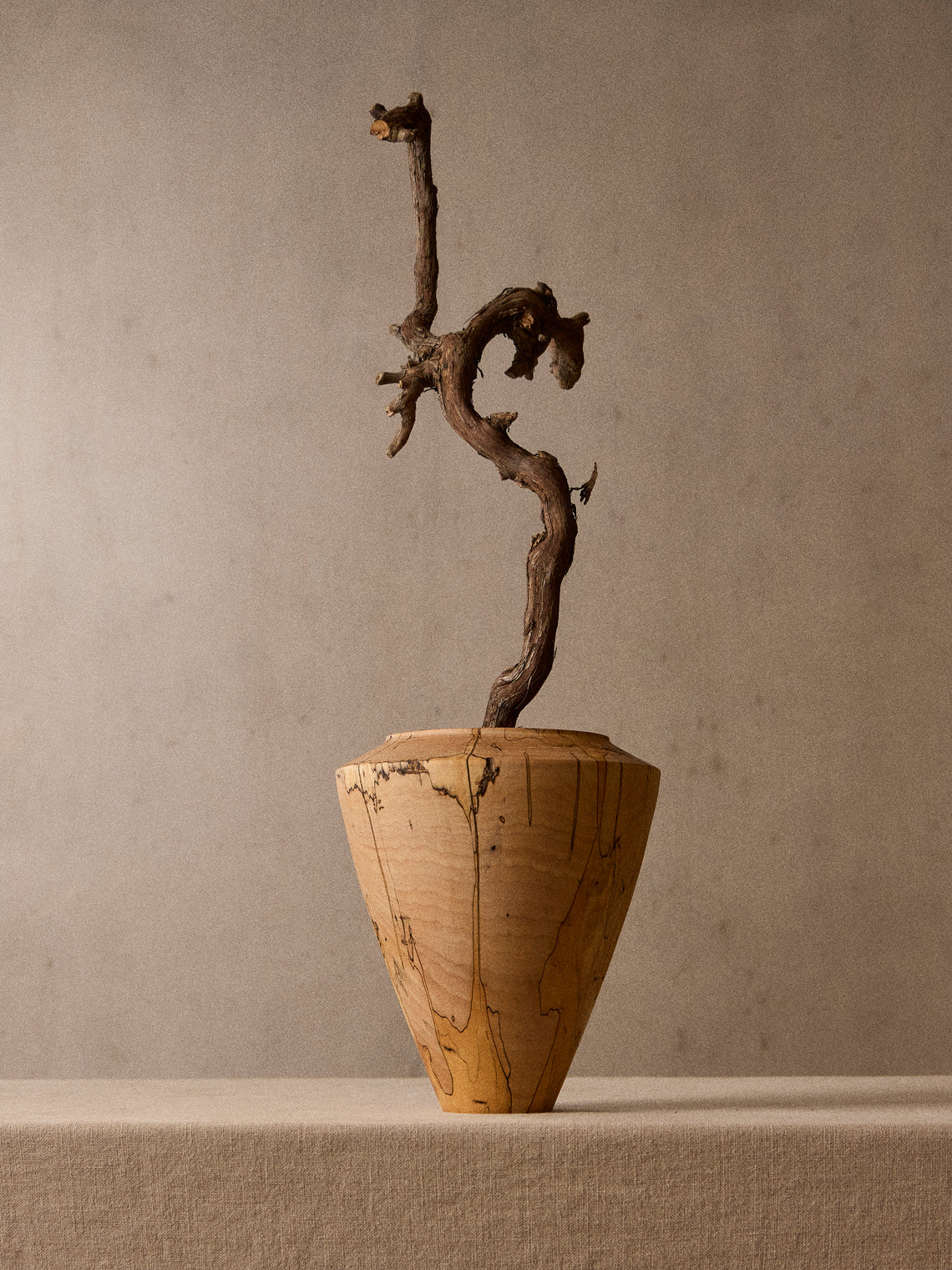 Iida Woodturning - Hand-Turned Spalted Maple Oil-Finish Vase (11.5in/29cm) - Brown - ABASK