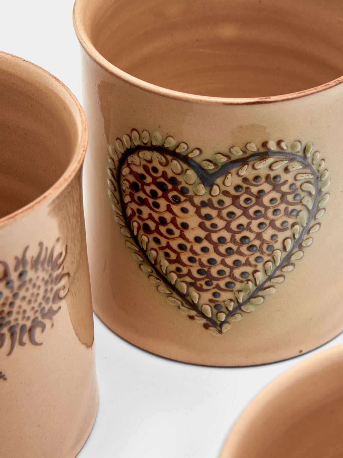 Poterie d’Évires - Flowers and Hearts Hand-Painted Ceramic Mugs (Set of 4) - Cream - ABASK
