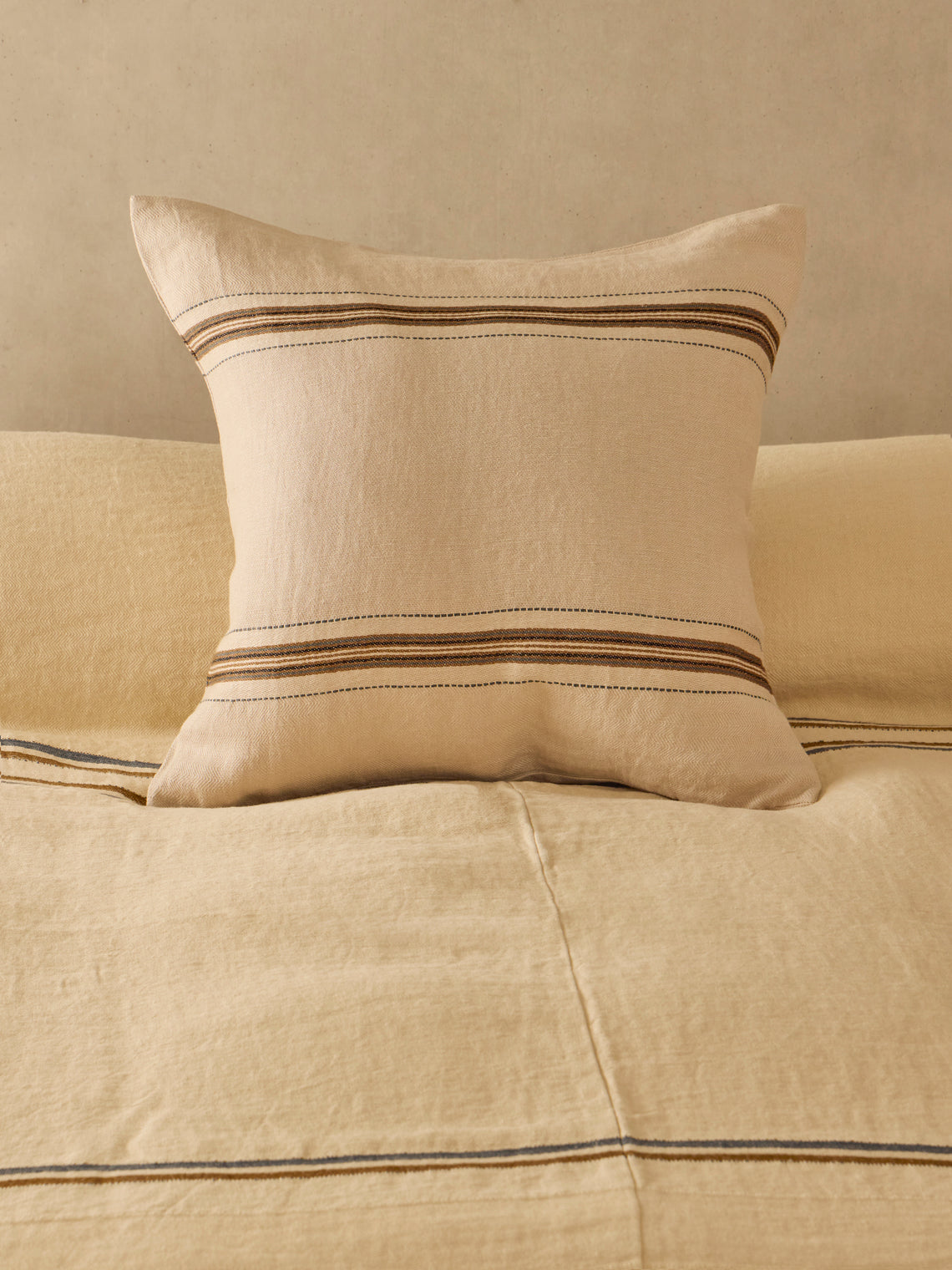 Libeco - Vourkari Belgian Linen Cushion (25in/63cm) - Cream - ABASK