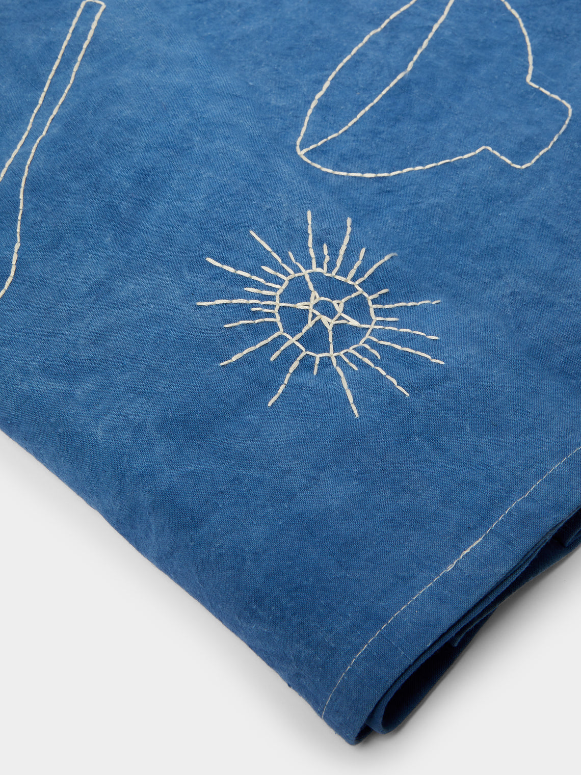 Oeuvres Sensibles - Supper Hand-Embroidered Linen Table Runner - ABASK