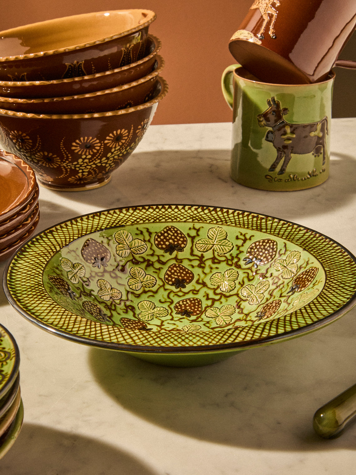 Poterie d’Évires - Strawberries Hand-Painted Ceramic Small Serving Bowl - Green - ABASK