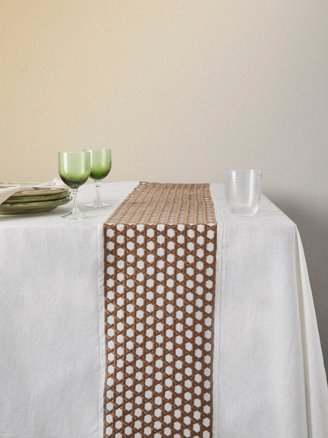 Borgo delle Tovaglie - Penelope Embroidered Linen Rectangular Tablecloth (86.5in/2.2m) - White - ABASK