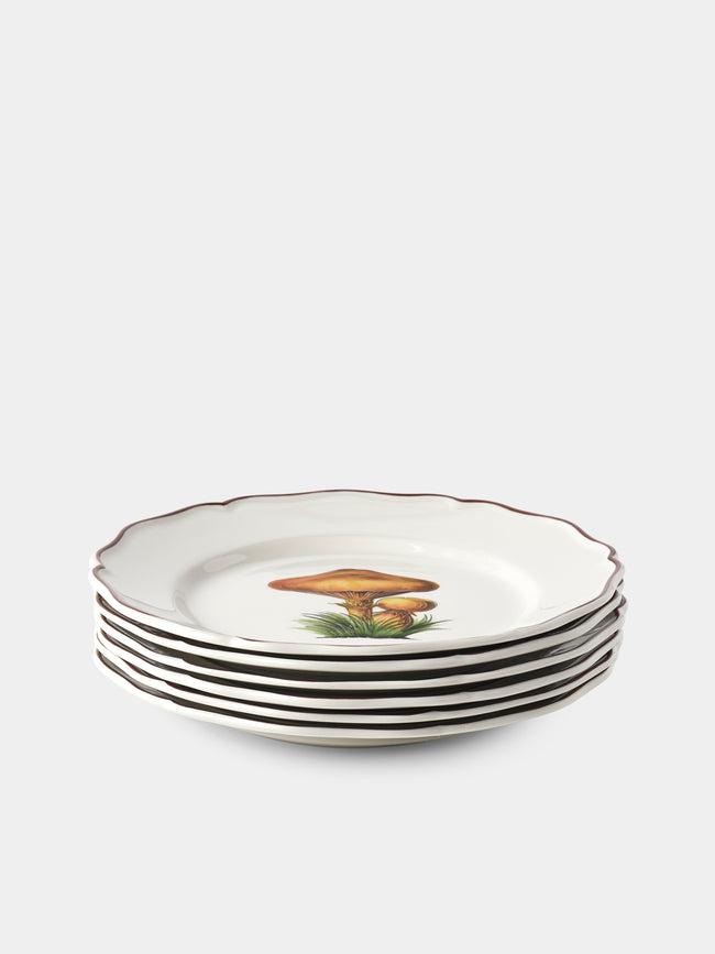 Este Ceramiche - Bristol Mushrooms Hand-Painted Ceramic Dinner Plates – 11in/27.5cm (Set of 6) - White - ABASK - 