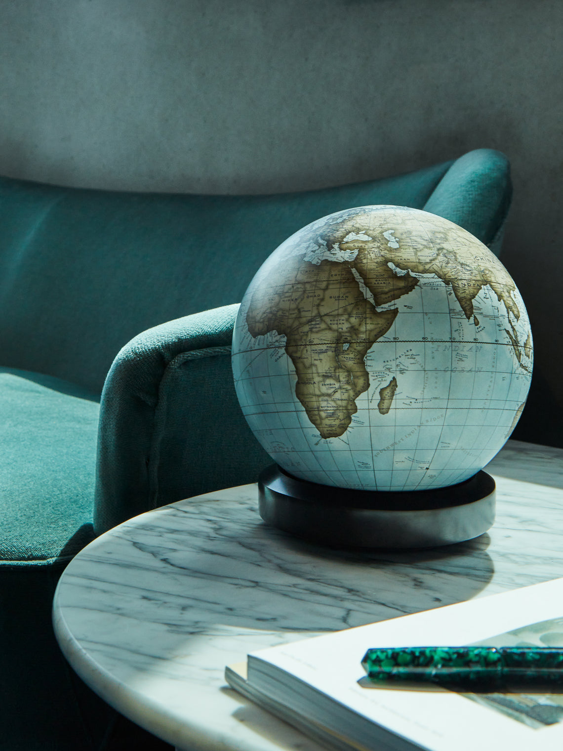 Bellerby & Co - The Albion Desktop Globe (22cm) -  - ABASK