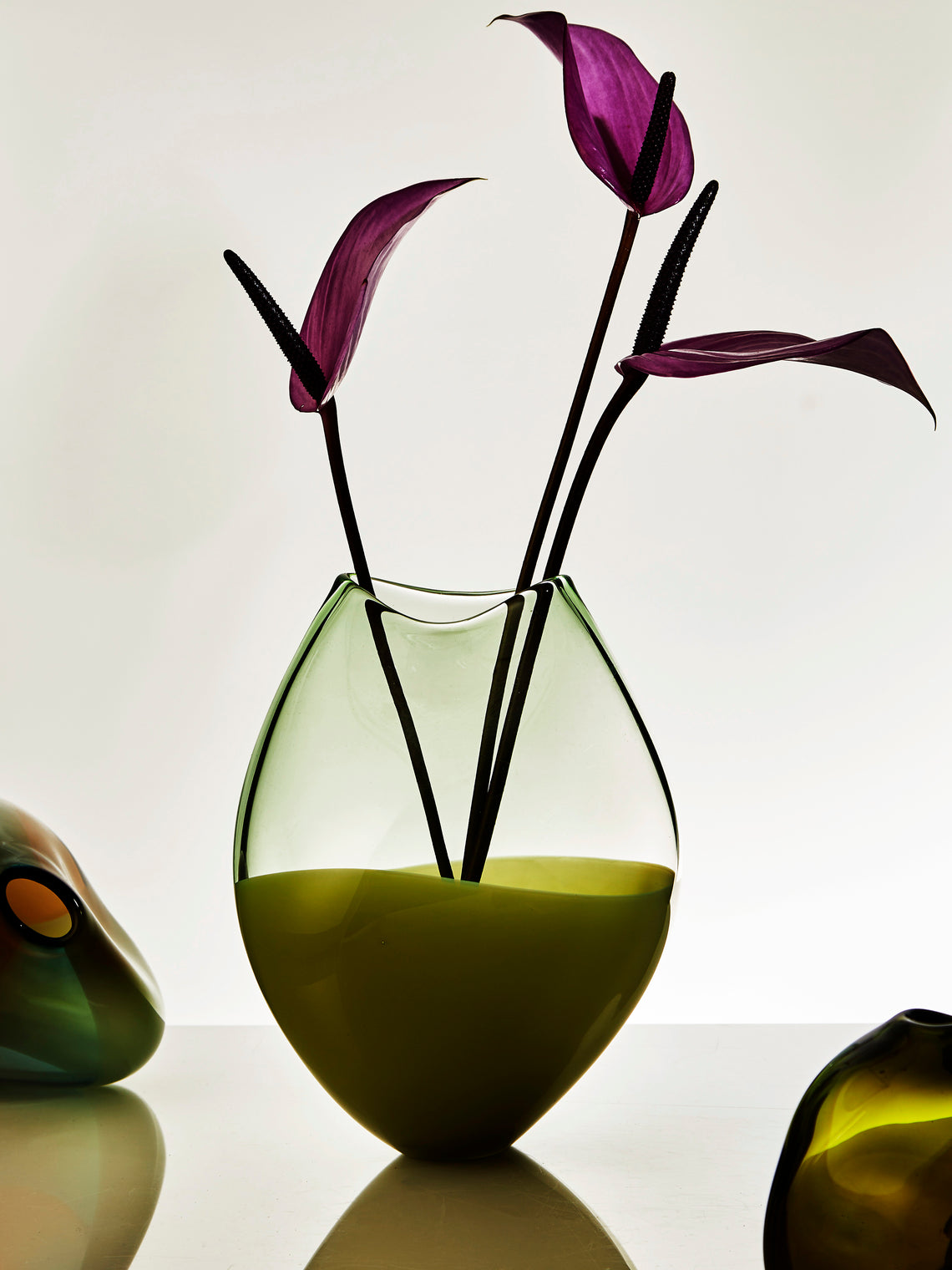 Michele Oberdieck - Hellebore Kasui Hand-Blown Glass Vase (12.5in/32cm) - Green - ABASK