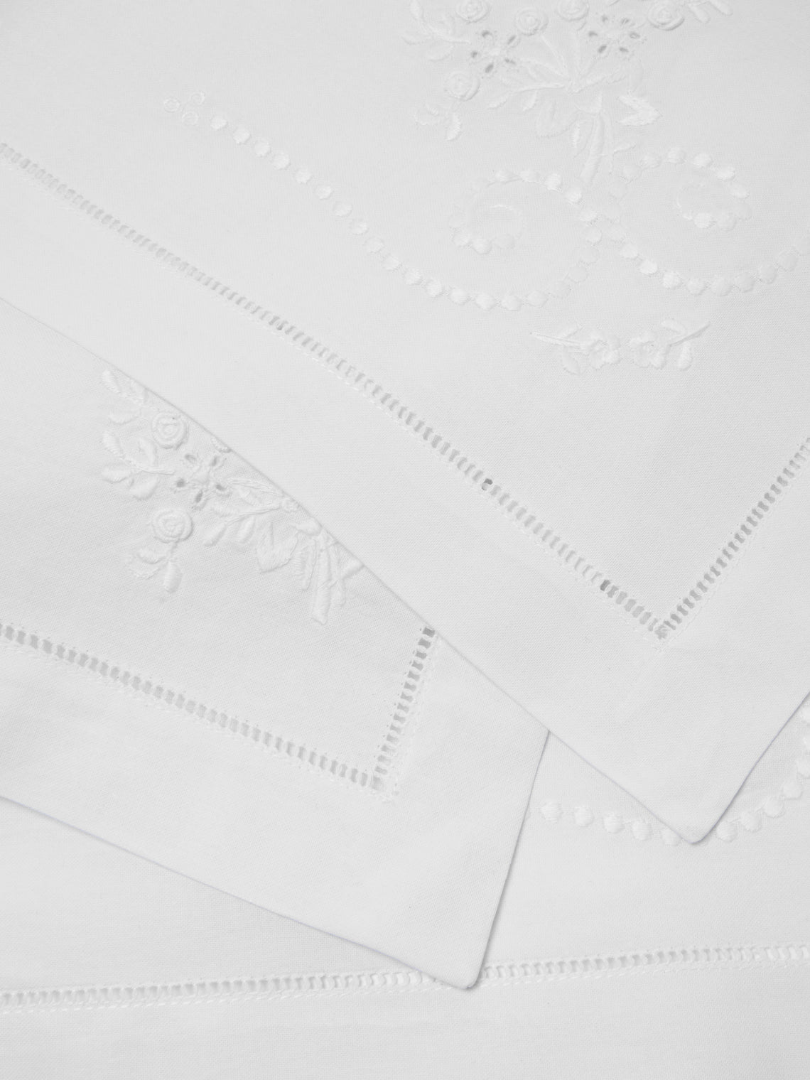 Rolande du Dreuilh Créations - Hand-Embroidered Cotton Placemats (Set of 4) - White - ABASK