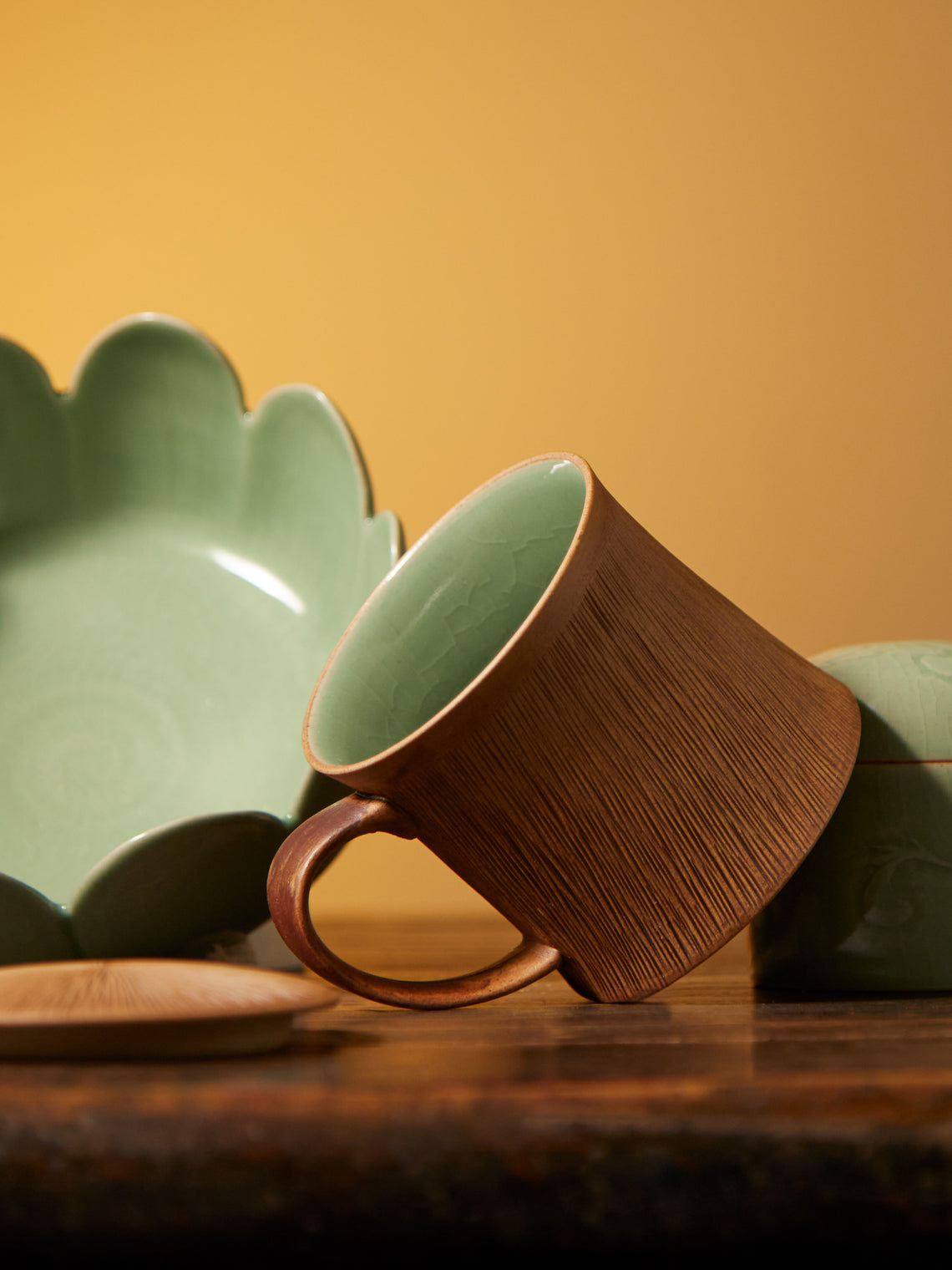 Kim Pan-ki - Comb Pattern Celadon Lidded Mug -  - ABASK