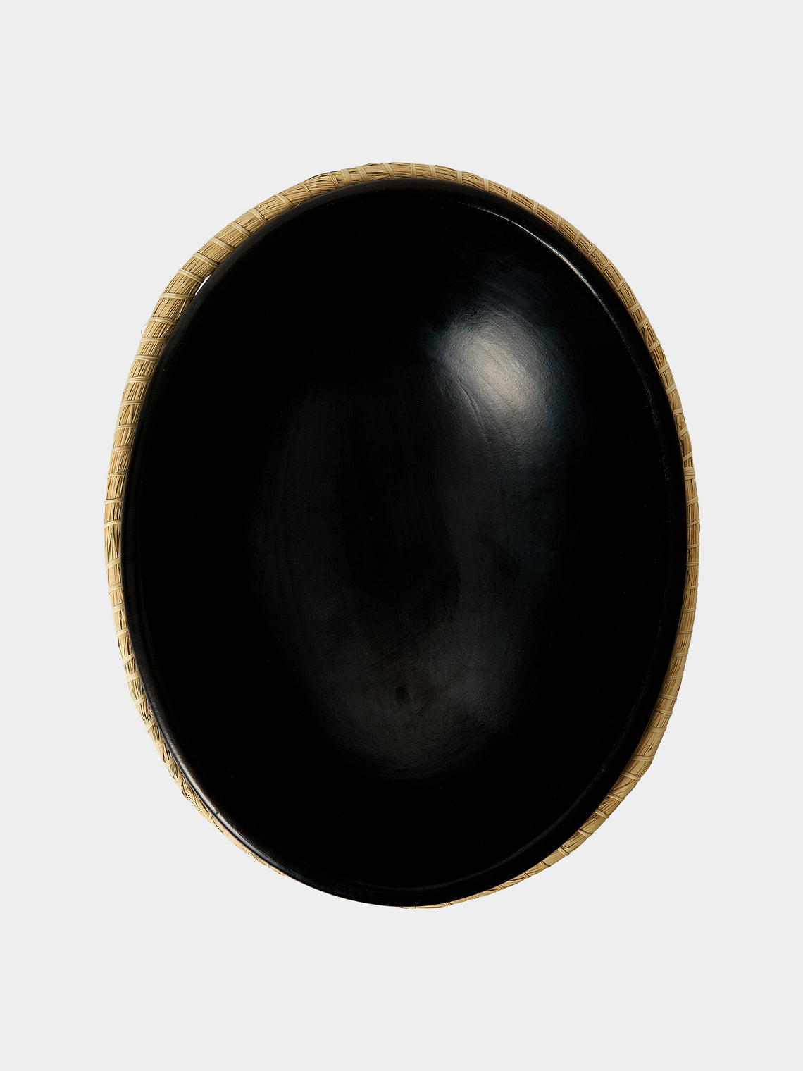 CasaLatina - Amaranta Handwoven Iraca Palm and Ceramic Salad Bowl - Black - ABASK