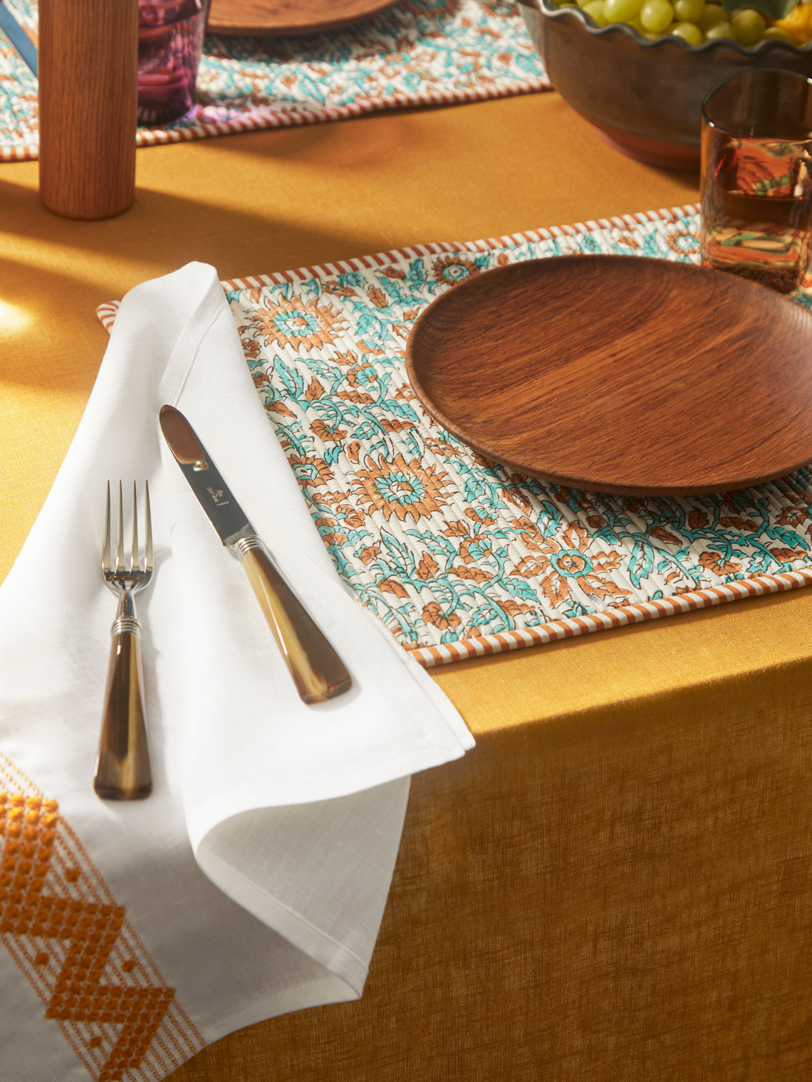 The Table Love - Zigzag Hand-Embroidered Linen Napkins (Set of 4) -  - ABASK