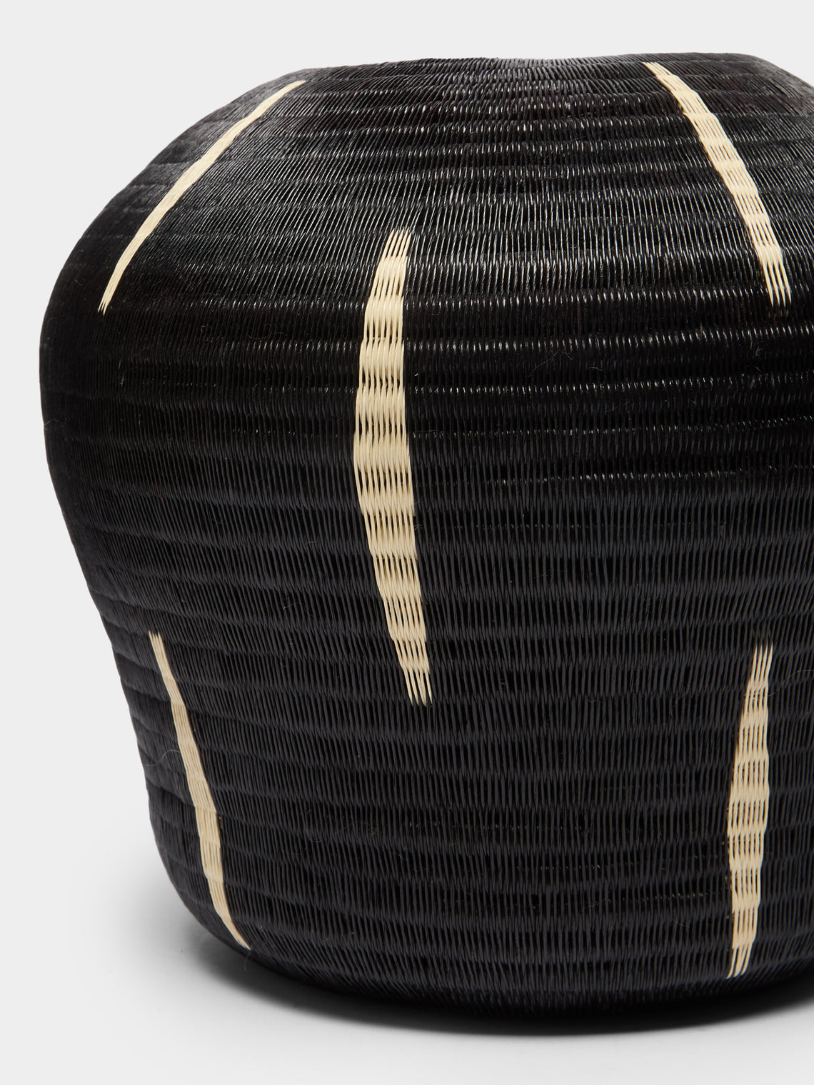CasaLatina - Lineas Handwoven Werregue Palm Basket -  - ABASK