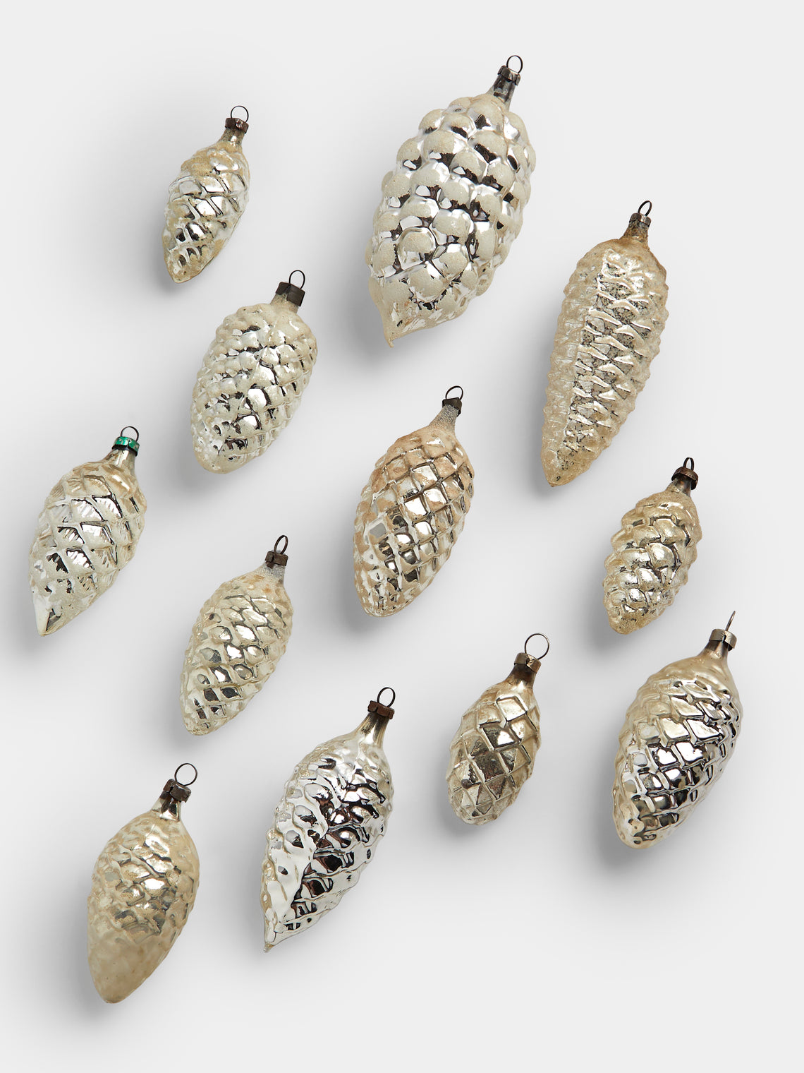 Antique and Vintage - Early-20th-Century Pinecones Glass Baubles (Set of 12) - Silver - ABASK
