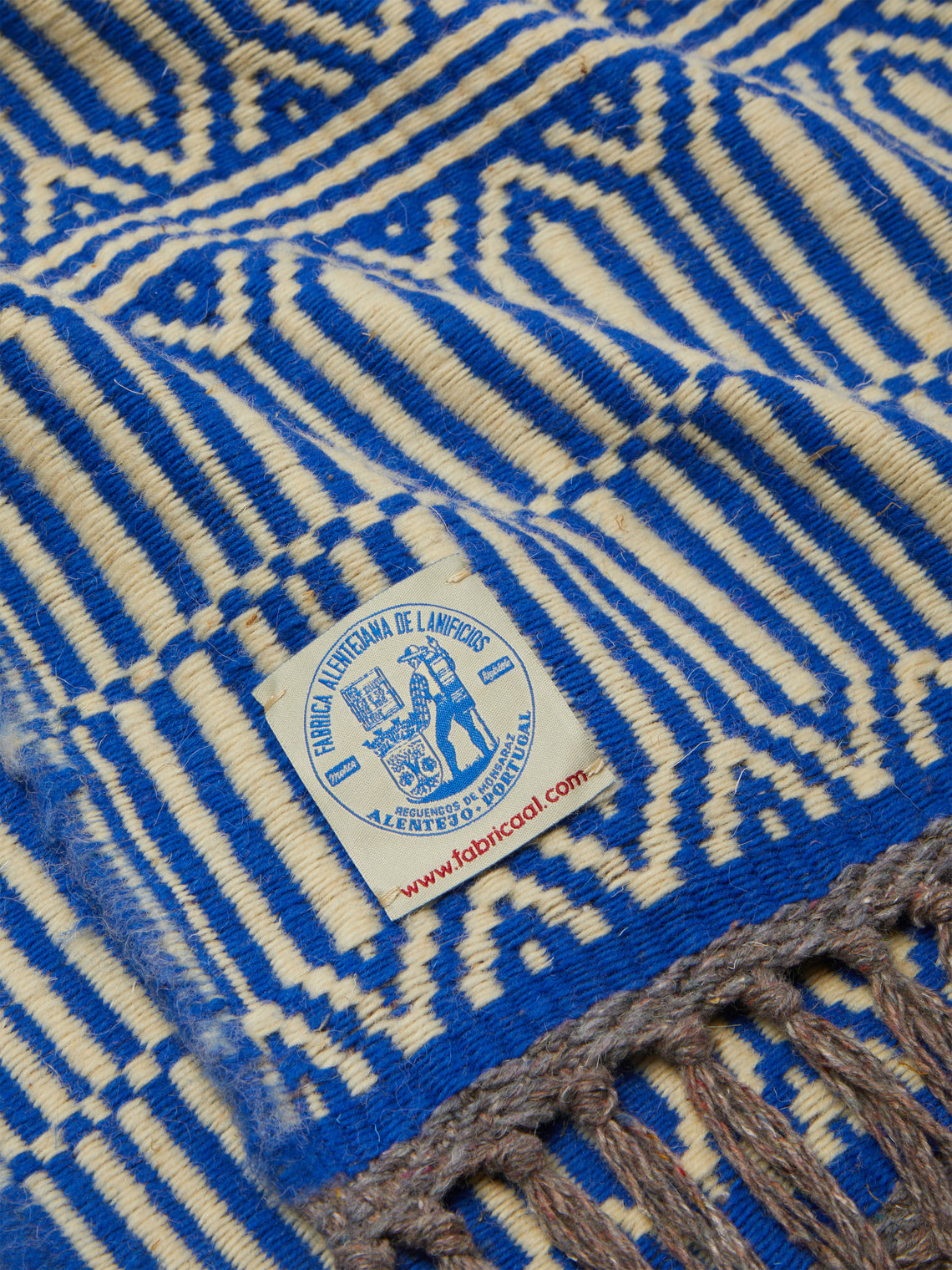 Fábrica Alentejana de Lanifícios - Handwoven Wool Rug with Fringe -  - ABASK