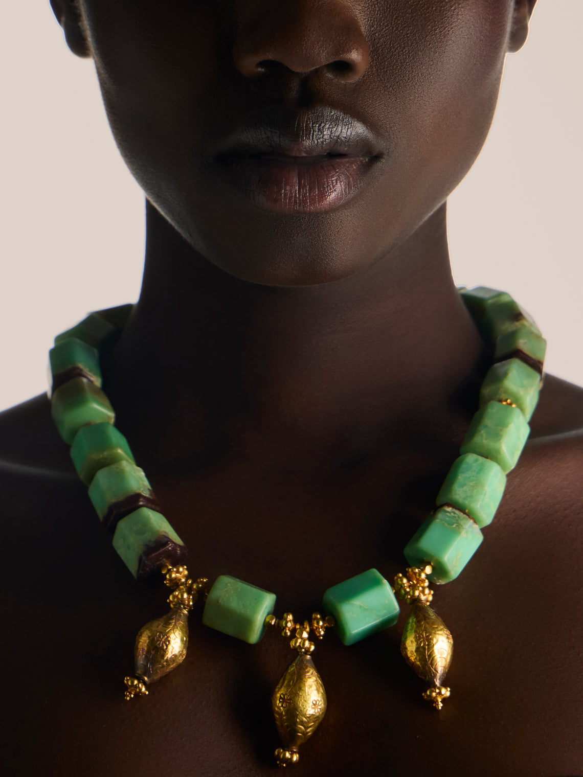 Mahnaz Collection - Vintage Alexandra Essex 18-Karat Yellow Gold and Chrysoprase Bead Hexagonal Necklace - Green - ABASK