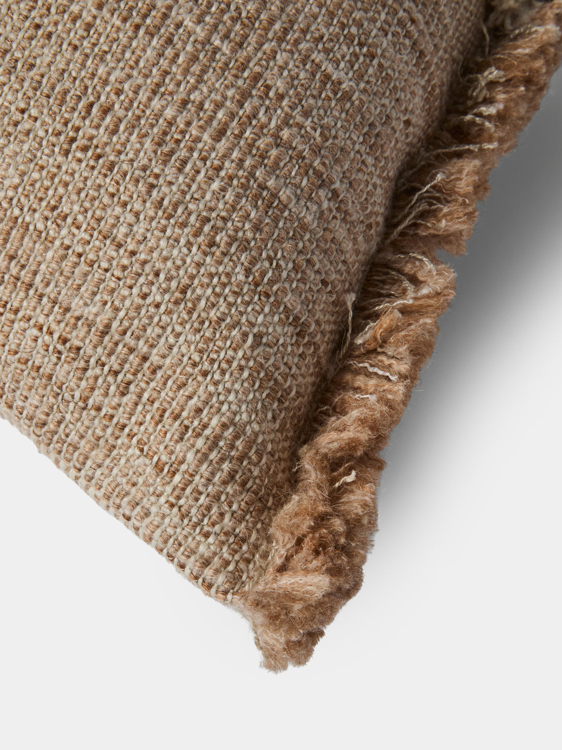 de Le Cuona - Forage Cloth Linen Fringe-Detail Cushion (17.5in/45cm) - Green - ABASK