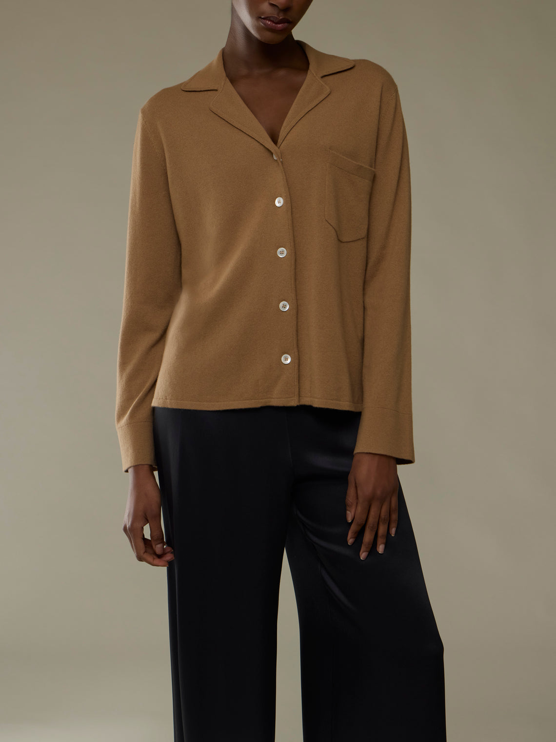 Arch4 - Dorchester Baby Goat Cashmere Pyjama Set | Size: S - Beige - ABASK