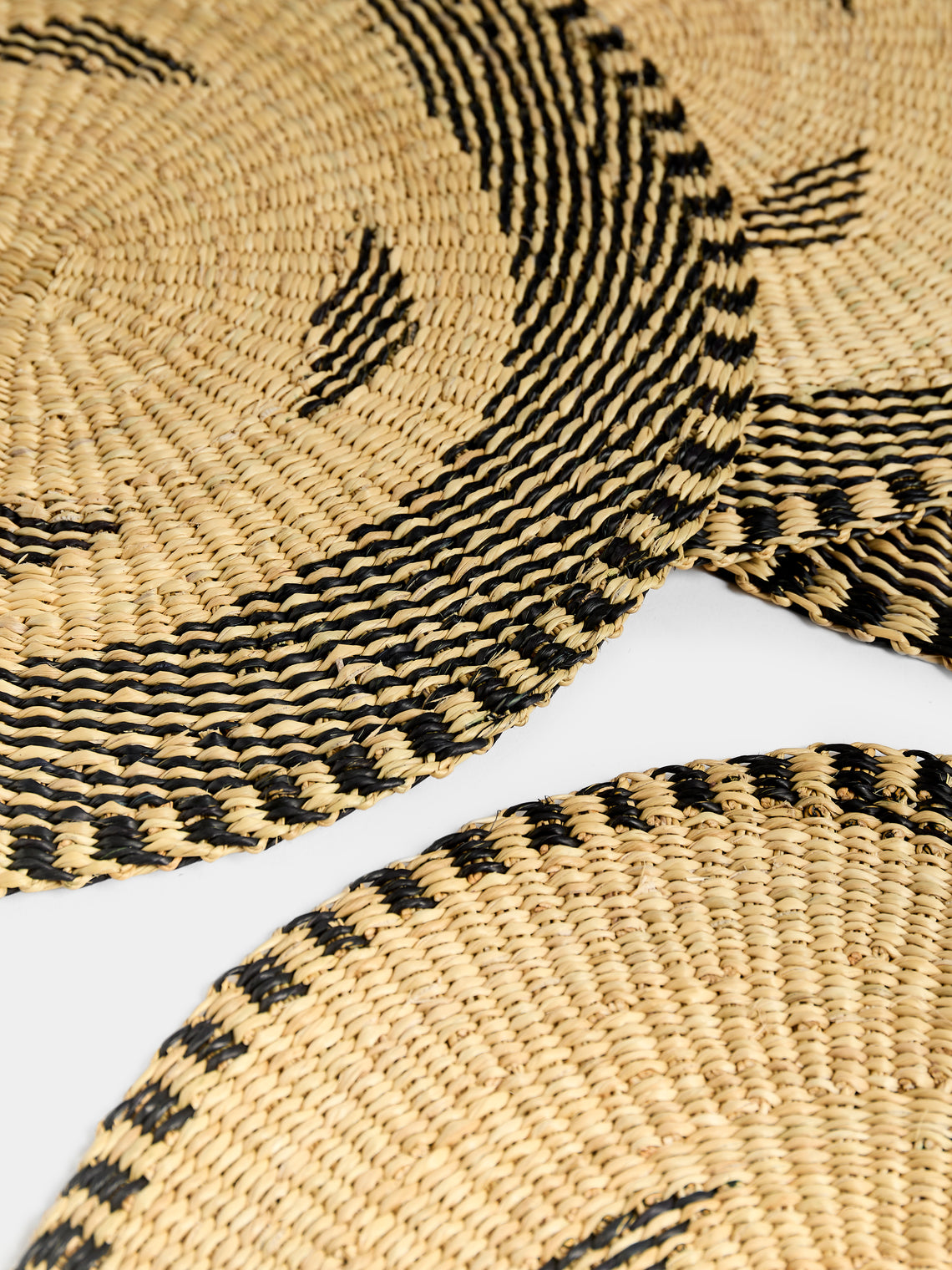 Baba Tree - Handwoven Elephant Glass Placemats (Set of 4) - Natural - ABASK