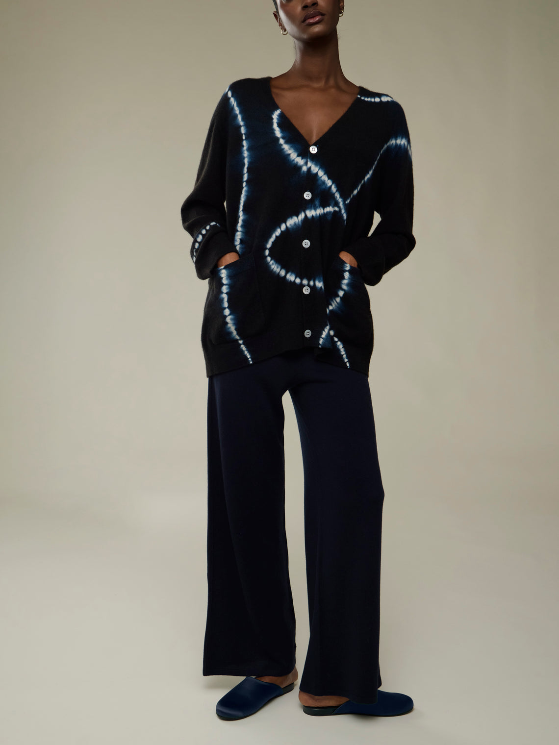Arch4 - Dorchester Baby Goat Cashmere Pyjama Set | Size: S - Navy - ABASK