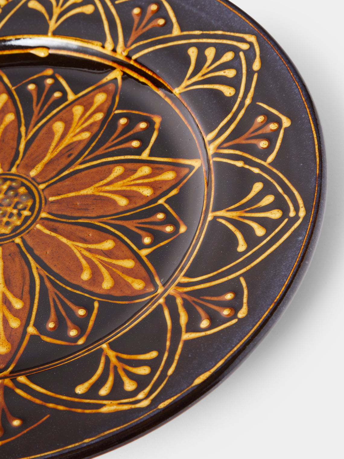 Fitch & McAndrew - Dahlias Slipware Serving Plate (13in/33cm) - Black - ABASK