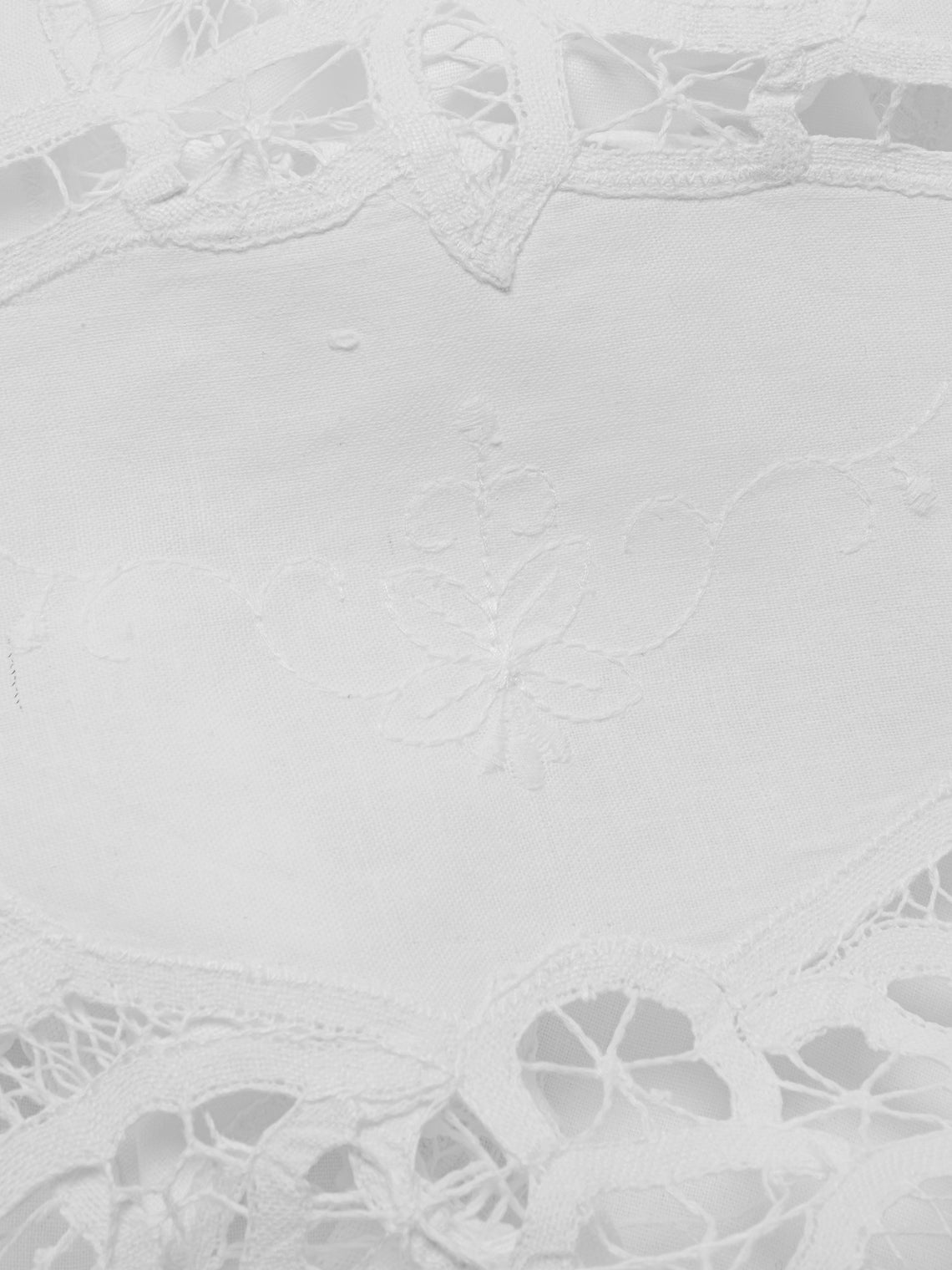 Rolande du Dreuilh Créations - Lacework Tablecloth with Napkins – 106.5in/2.7m (Set of 12) - White - ABASK